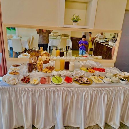 Hotel Argo Batumi Eksteriør billede